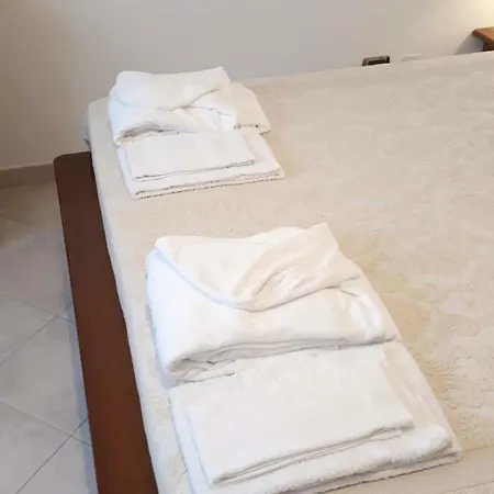 Holidays Maria Teresa Apartment *